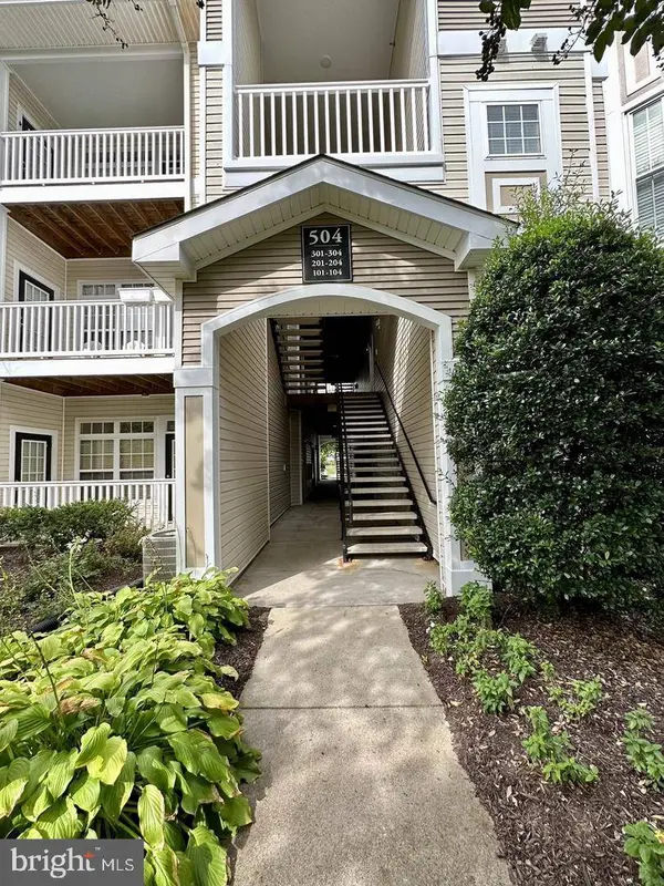 504 SUNSET VIEW TER SE #301, Leesburg, VA 20175