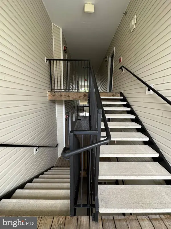504 SUNSET VIEW TER SE #301, Leesburg, VA 20175