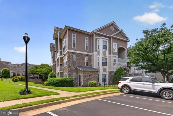 504 SUNSET VIEW TER SE #301, Leesburg, VA 20175