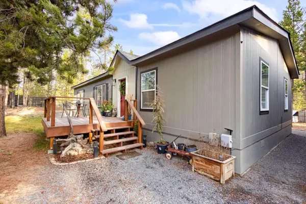 53740 Pradera PL, La Pine, OR 97739