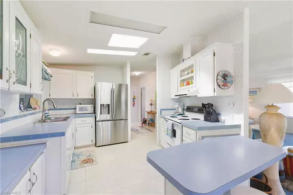 234 Riverwood RD, Naples, FL 34114