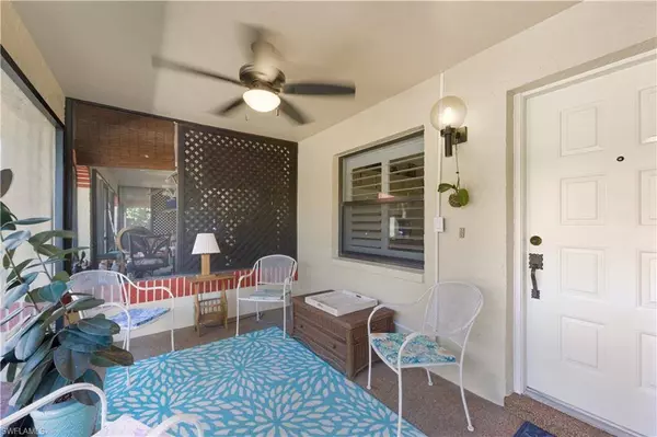 2060 Pine Isle LN #2060, Naples, FL 34112