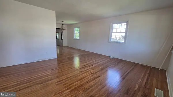 12 CHESHIRE CIRCLE, Broomall, PA 19008