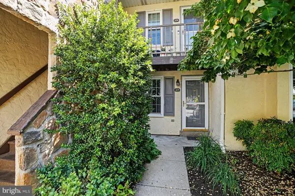 205 VALLEY STREAM LN #205, Chesterbrook, PA 19087