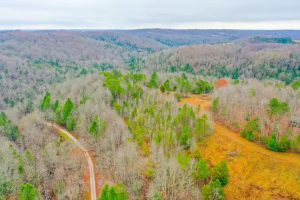 9999 War Fork Road, Mckee, KY 40447