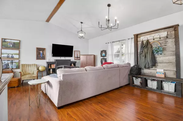 270 Peters Road, Mckee, KY 40447