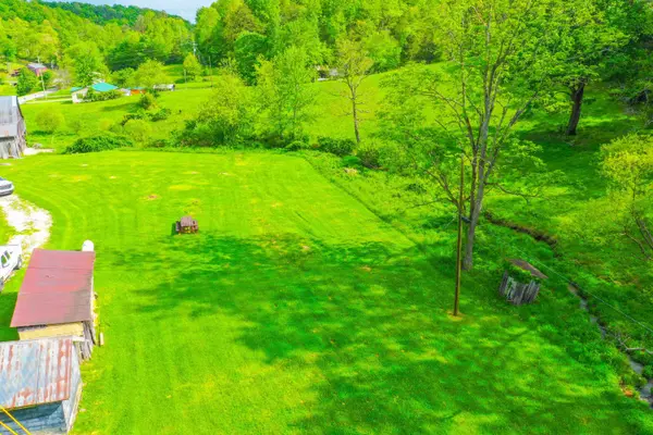 12818 N Highway 421, Manchester, KY 40962