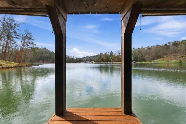 1077 Cliffs Edge Road, East Bernstadt, KY 40729