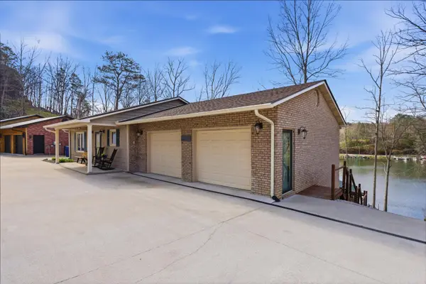 1077 Cliffs Edge Road, East Bernstadt, KY 40729