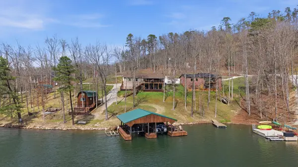 1077 Cliffs Edge Road, East Bernstadt, KY 40729