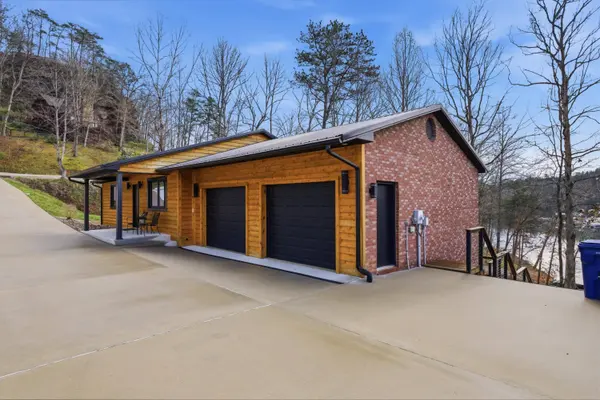 1063 Cliffs Edge Road, East Bernstadt, KY 40729