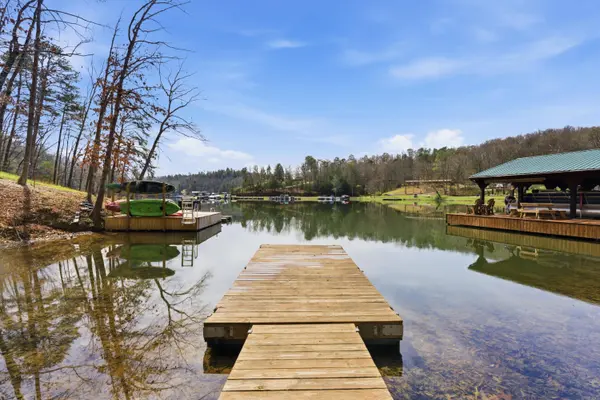 1063 Cliffs Edge Road, East Bernstadt, KY 40729