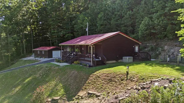 850 Cliffs Edge Road, East Bernstadt, KY 40729