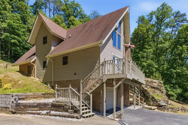 832 Cliffs Edge Road, East Bernstadt, KY 40729