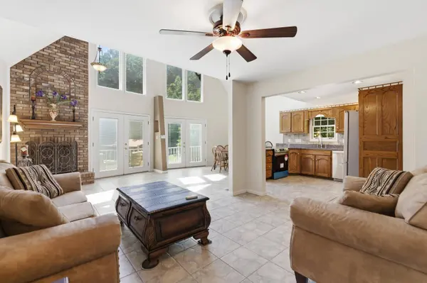 832 Cliffs Edge Road, East Bernstadt, KY 40729