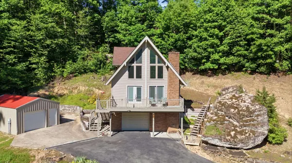 832 Cliffs Edge Road, East Bernstadt, KY 40729