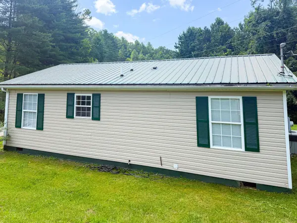 48 Crescent Road, Manchester, KY 40962