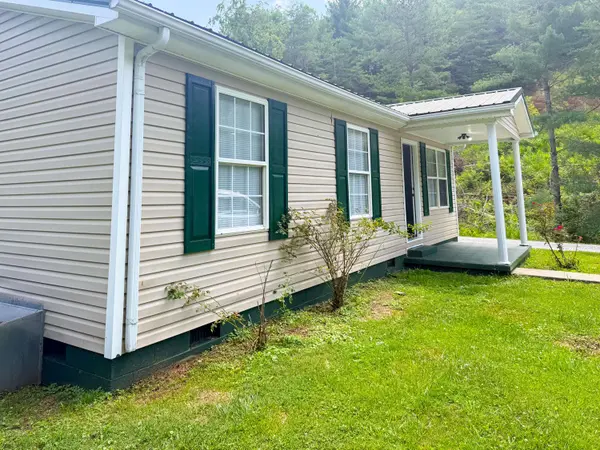 48 Crescent Road, Manchester, KY 40962