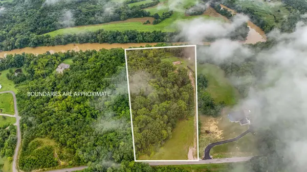 130 River Bend Road, Waco, KY 40385