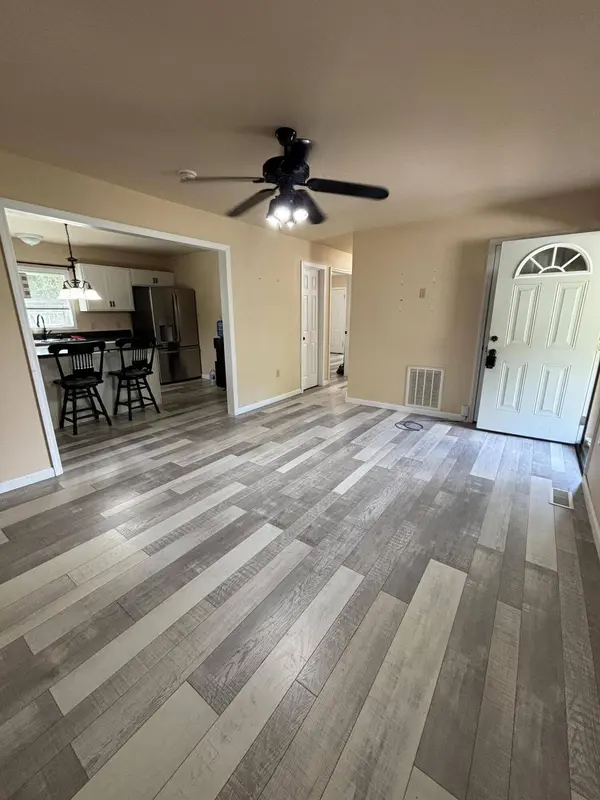 10007 US-421, Mckee, KY 40447