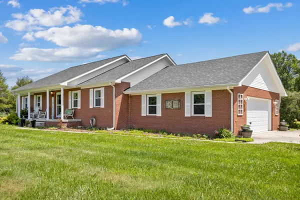 79 Hopkins Cemetery Road, Lily, KY 40740