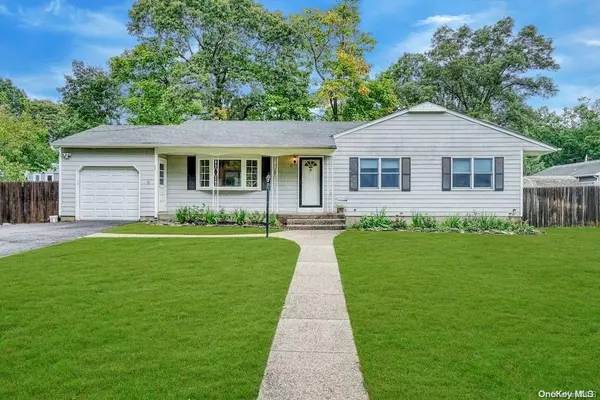 6 Willow Street, Centereach