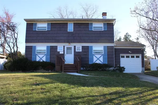 38 Kent Lane, Centereach