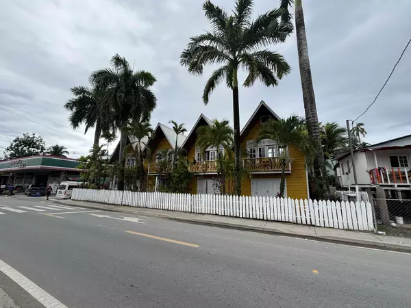 4 Yellow Casitas - Bocas Town, 