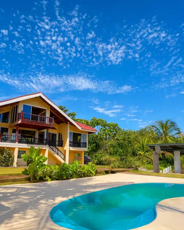 Sunset Point Villa, Isla Colon, 