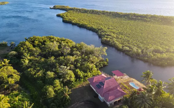 Isla Colon,,Sunset Point Villa