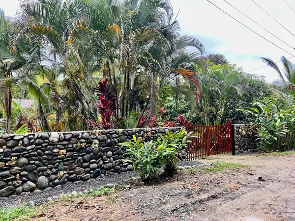 Home in Big Creek - Isla Colon