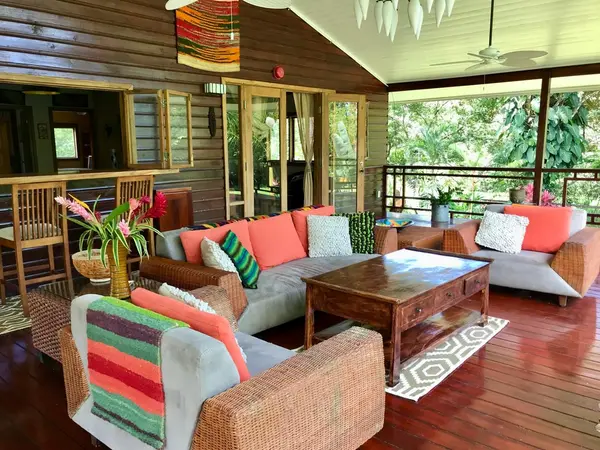 Home in Big Creek - Isla Colon, 