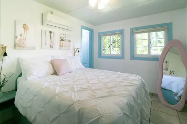 Candyland Apartments, 