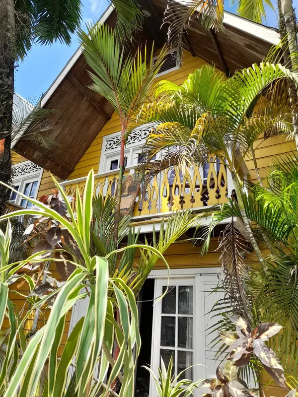 4 Yellow Casitas - Bocas Town