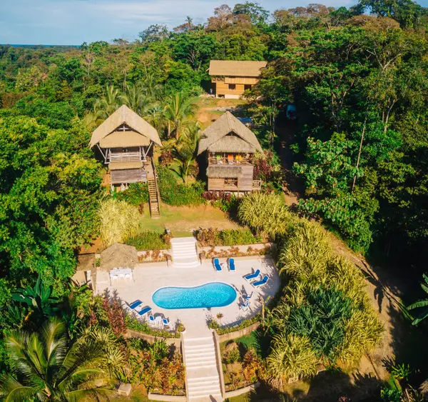 Jungle Lodge 6 - Red Frog Beach, 