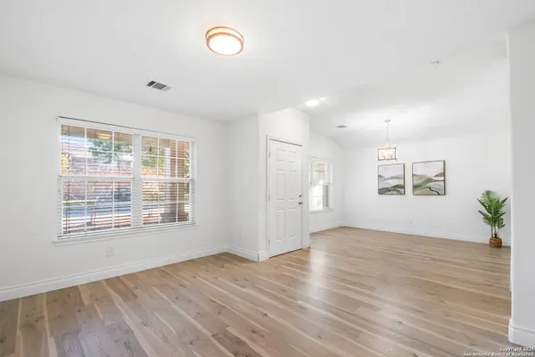 132 Hidden Cave, Cibolo, TX 78108