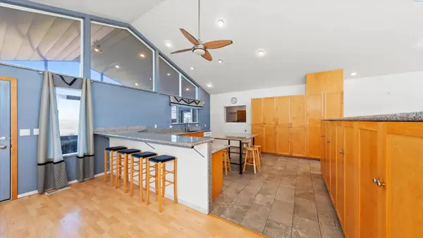 61910 E Solar Prne, Benton City, WA 99320