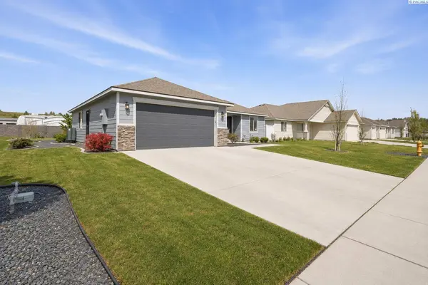 1518 Willow Way, Benton City, WA 99320
