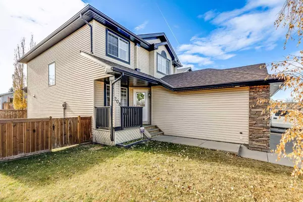 208 Fairways Bay NW, Airdrie, AB T4B2P5