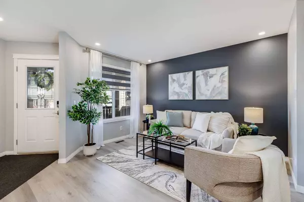 208 Fairways Bay NW, Airdrie, AB T4B2P5