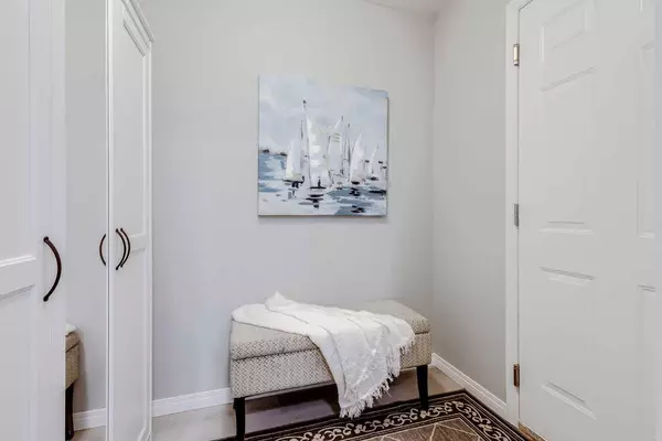 208 Fairways Bay NW, Airdrie, AB T4B2P5