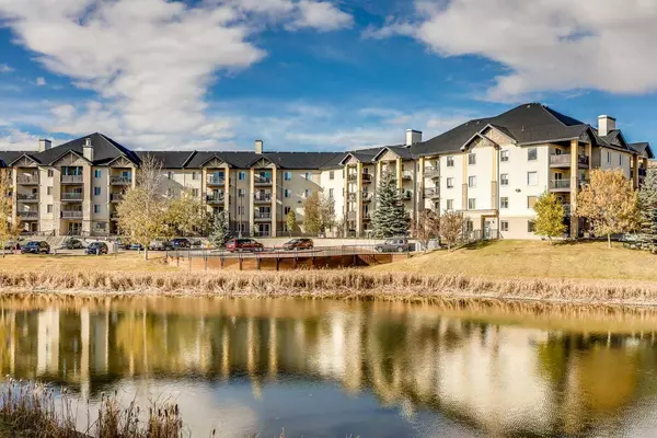 304 Mackenzie WAY SW #8128, Airdrie, AB T4B 3H8