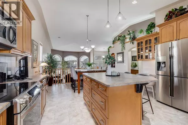 7 Filbert Close, Sylvan Lake, AB T4S2L2