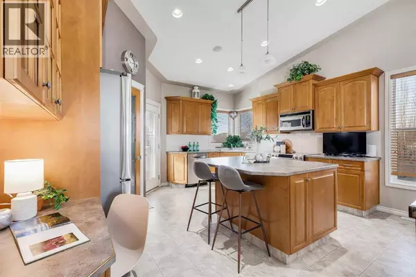 7 Filbert Close, Sylvan Lake, AB T4S2L2