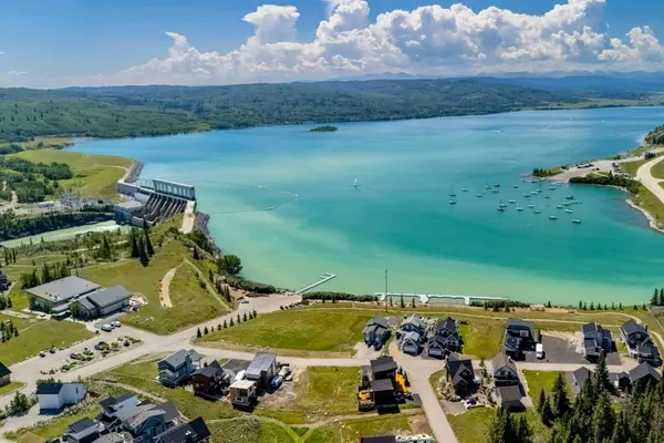 423 Cottageclub CV, Rural Rocky View County, AB T4C1B1