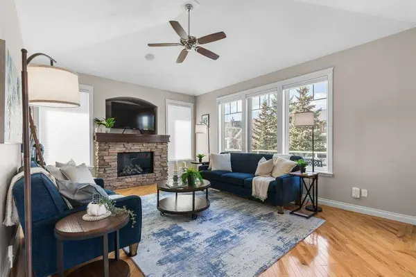 279 Coopers HL SW, Airdrie, AB T4B 0R9