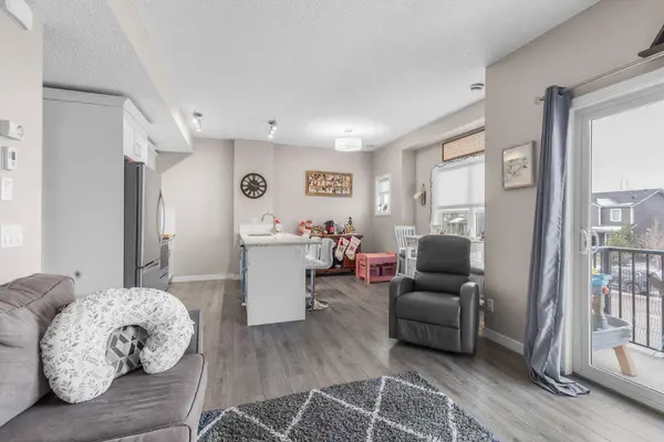 250 Fireside VW #811, Cochrane, AB T4C2M2