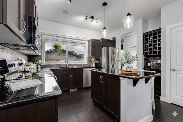 1065 Kingston CRES SE, Airdrie, AB T4A 0L3