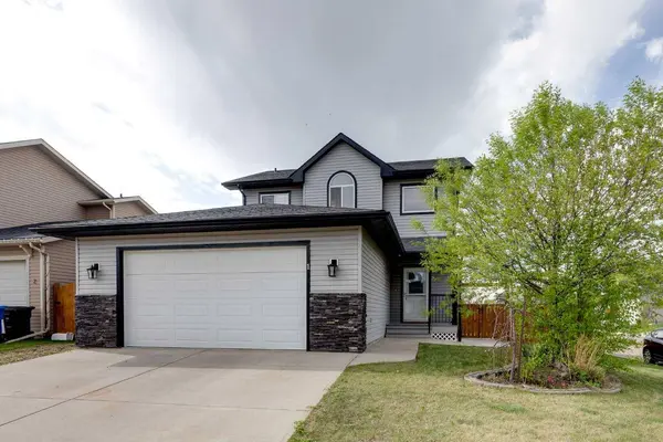 1 Mcclung Gate E, Carstairs, AB T0M0N0