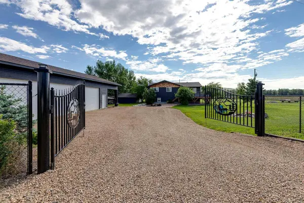 103 Pinter RD, Drumheller, AB T0J0Y0